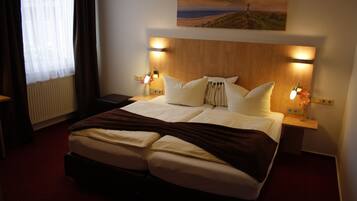 Business Double Room | Desk, soundproofing, cribs/infant beds, rollaway beds