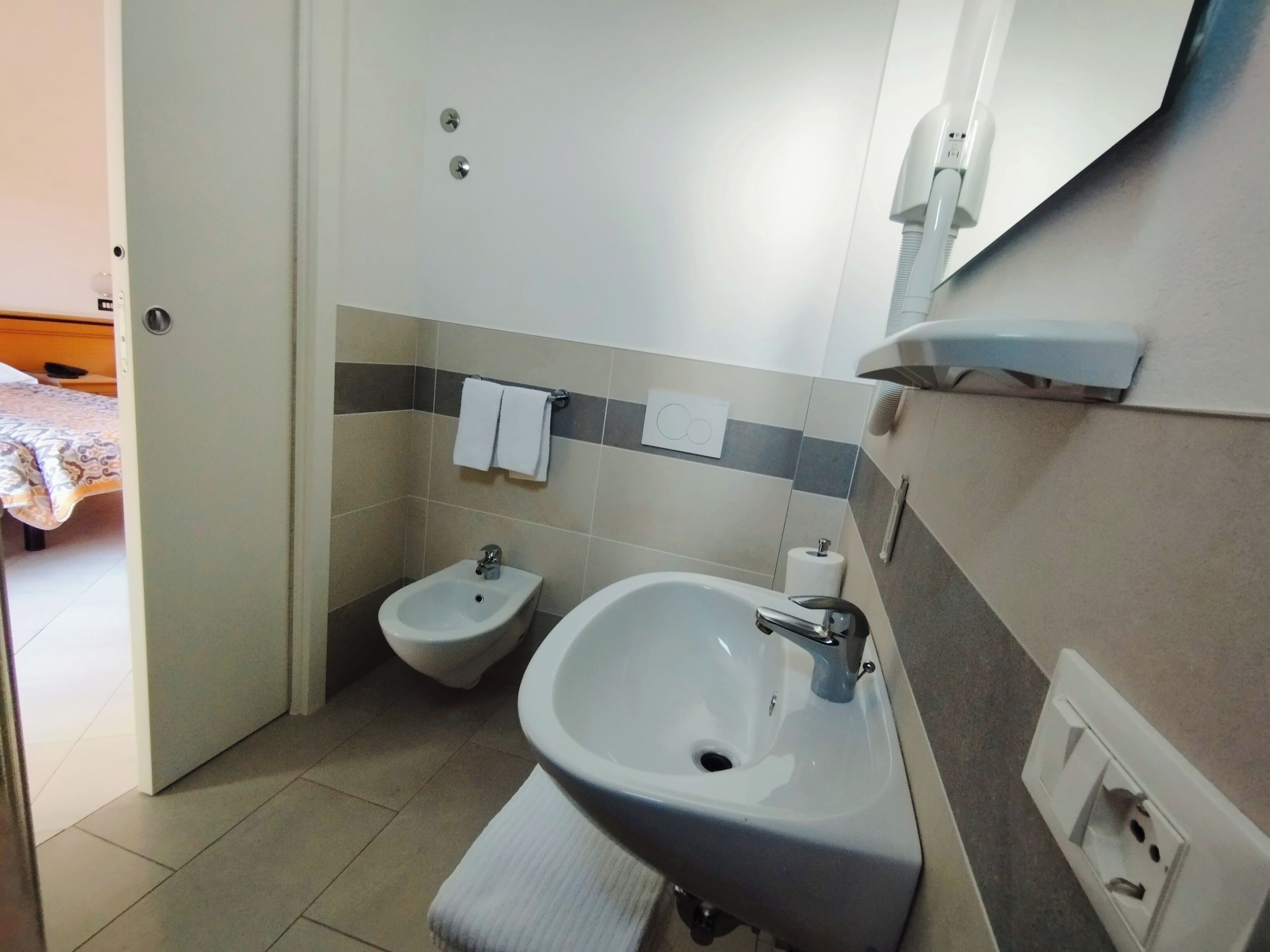 economy triple room, balcony | bathroom | shower, free toiletries, hair dryer, bidet