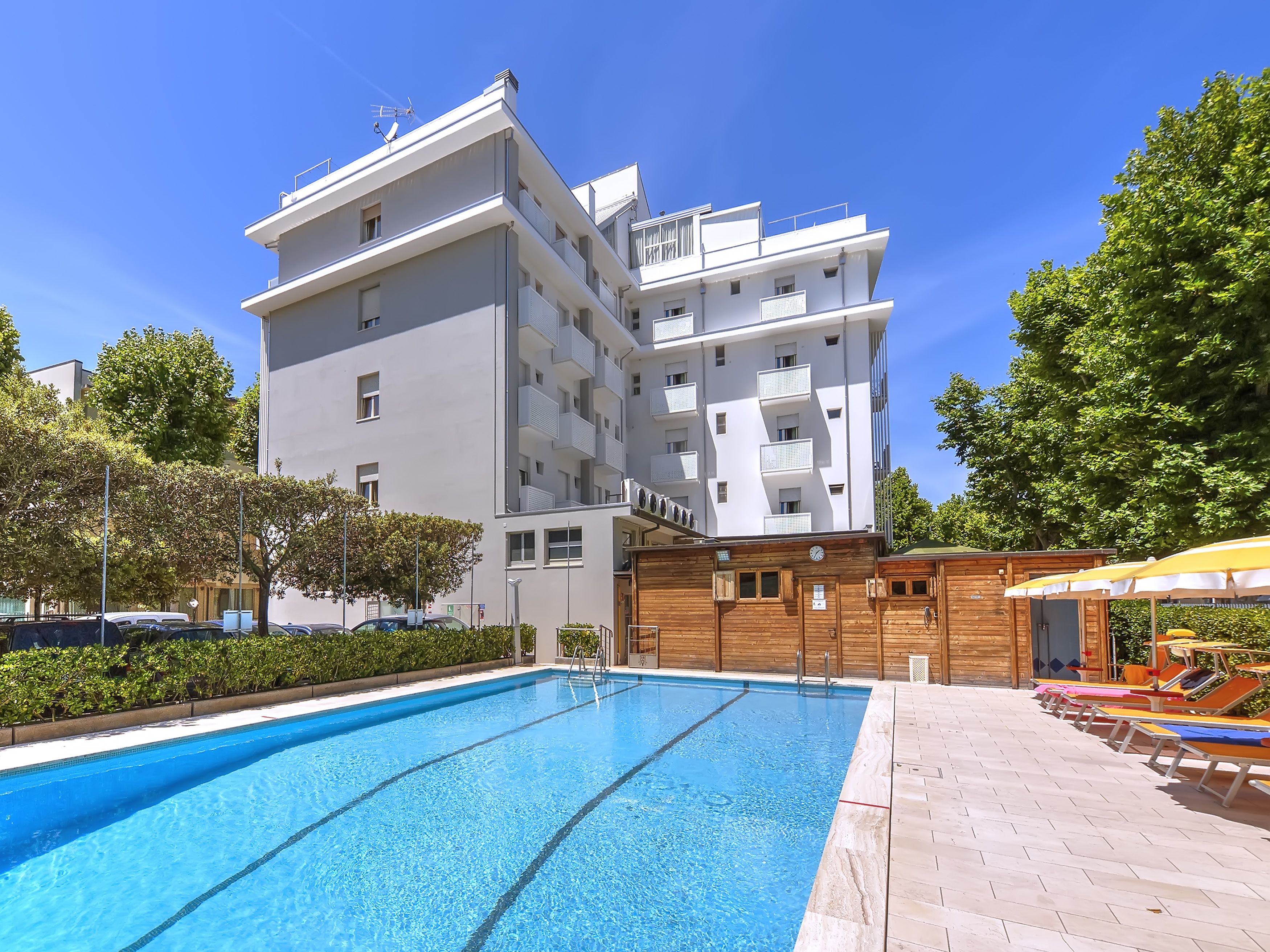 seasonal outdoor pool, open 8:30 am to 7 pm, pool umbrellas