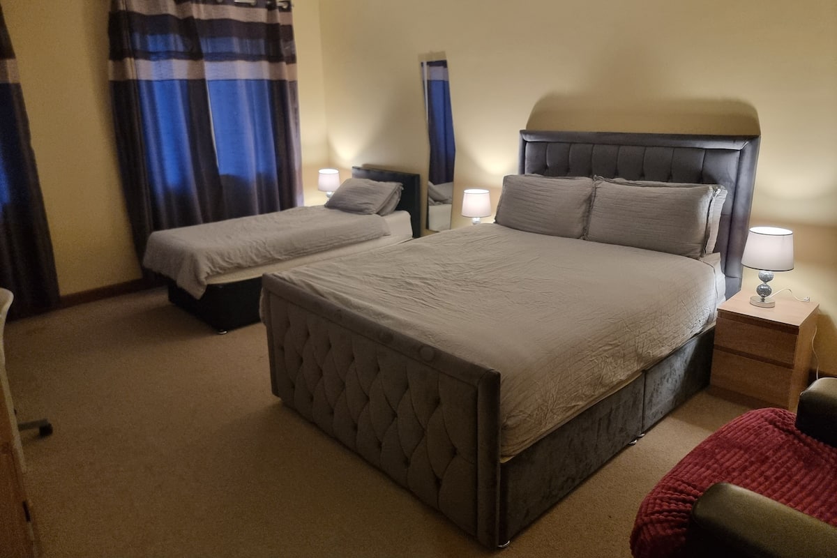Economy Triple Room