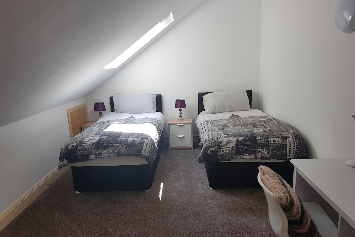 1 bedroom, desk, laptop workspace, blackout curtains