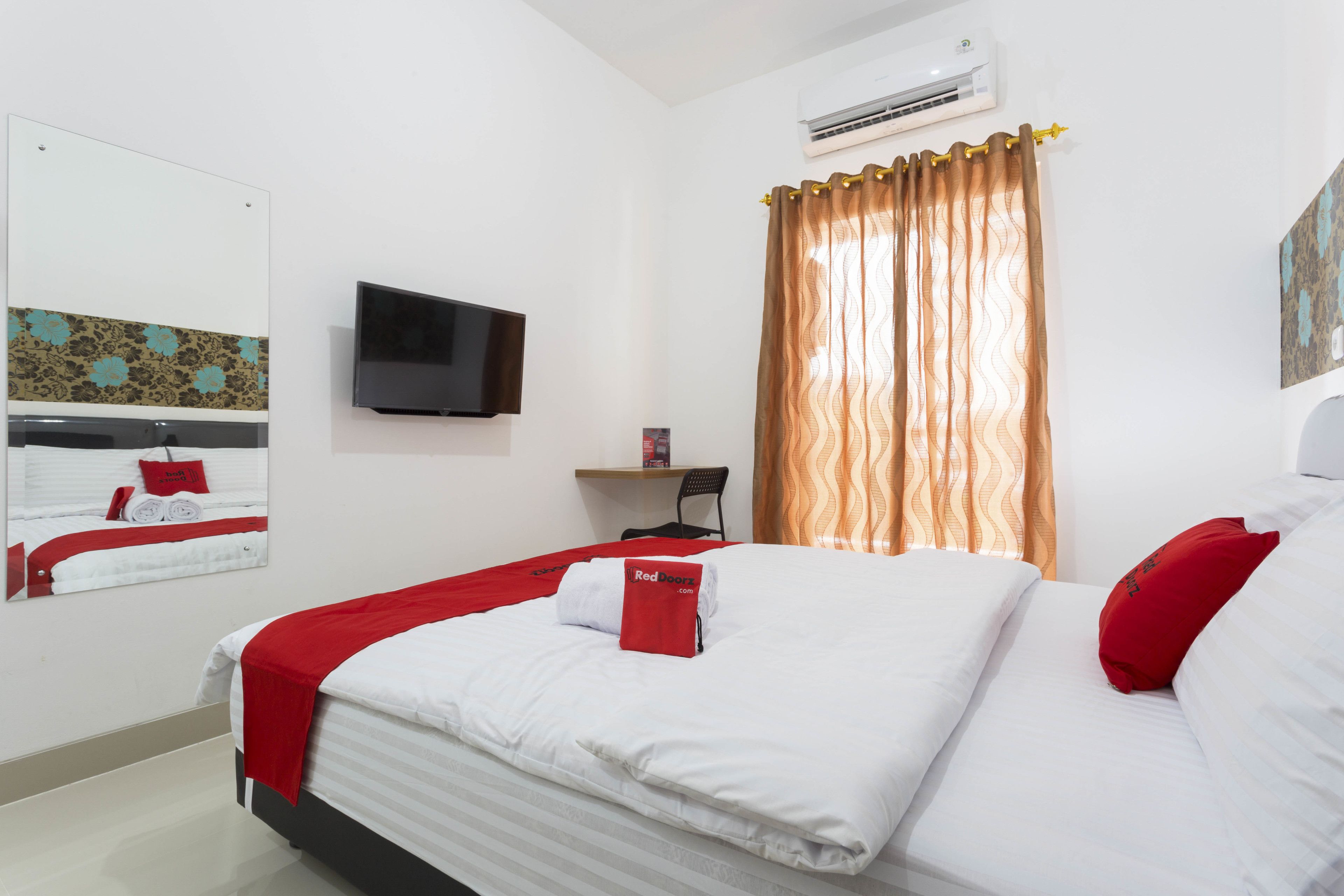 Double Room | Free WiFi, bed sheets