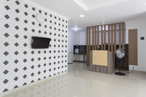 Lobby - RedDoorz Plus @ Boulevard Residence BSD (South Tangerang)