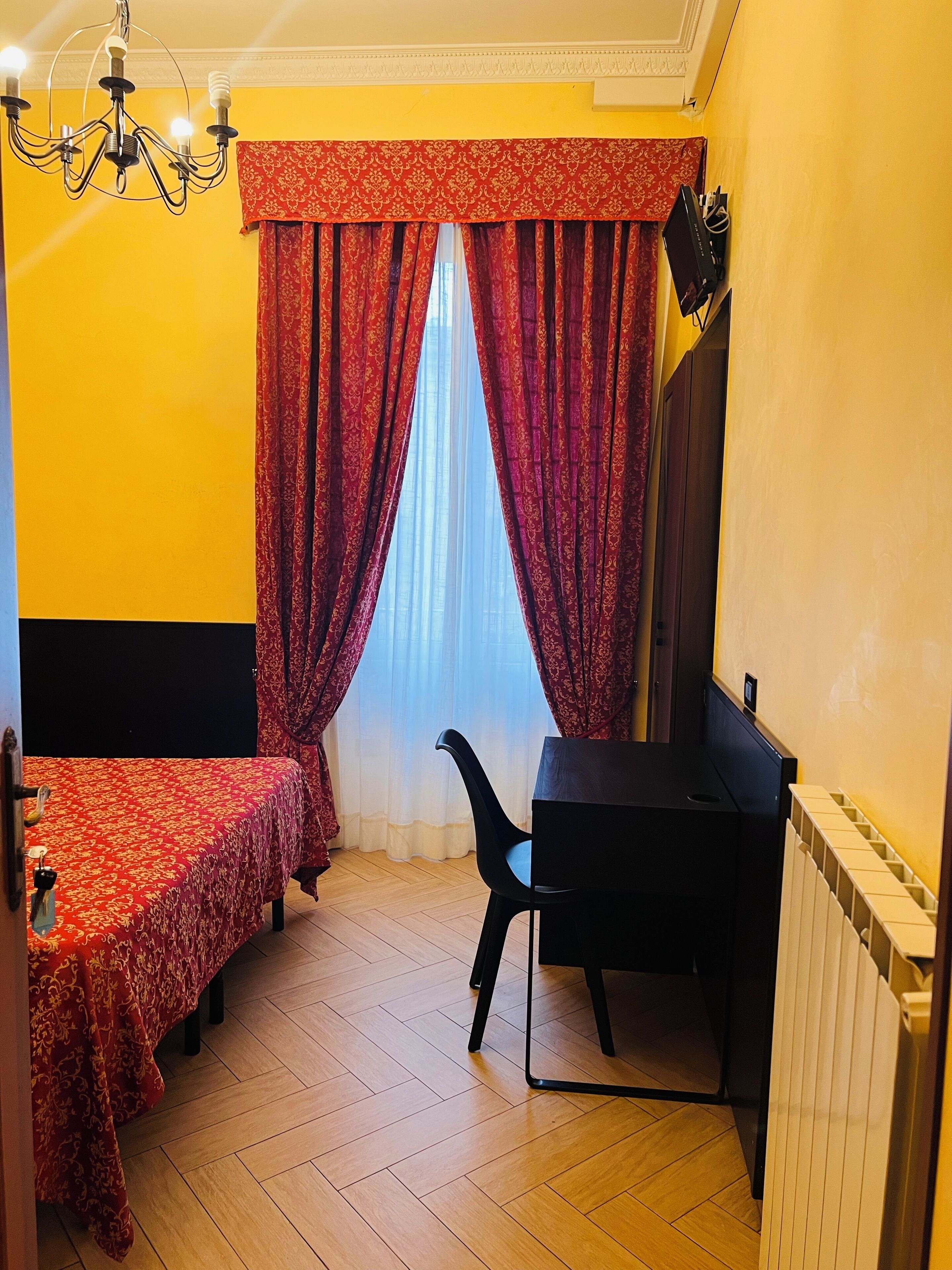 Double or Twin Room, Shared Bathroom