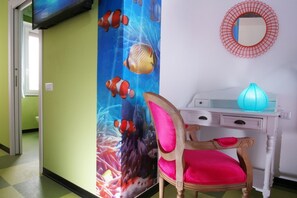 쿼드룸, 전용 욕실 (Exotica) | 미니바, 책상, 방음 설비, 무료 WiFi