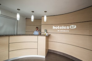 Reception - Hotel Hi! Queretaro (Querétaro)