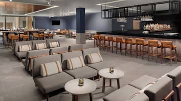 3 bars, bar en bord de piscine