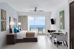 Luxury Room | Peralatan tempat tidur premium, bar mini, peti besi dalam bilik, meja 