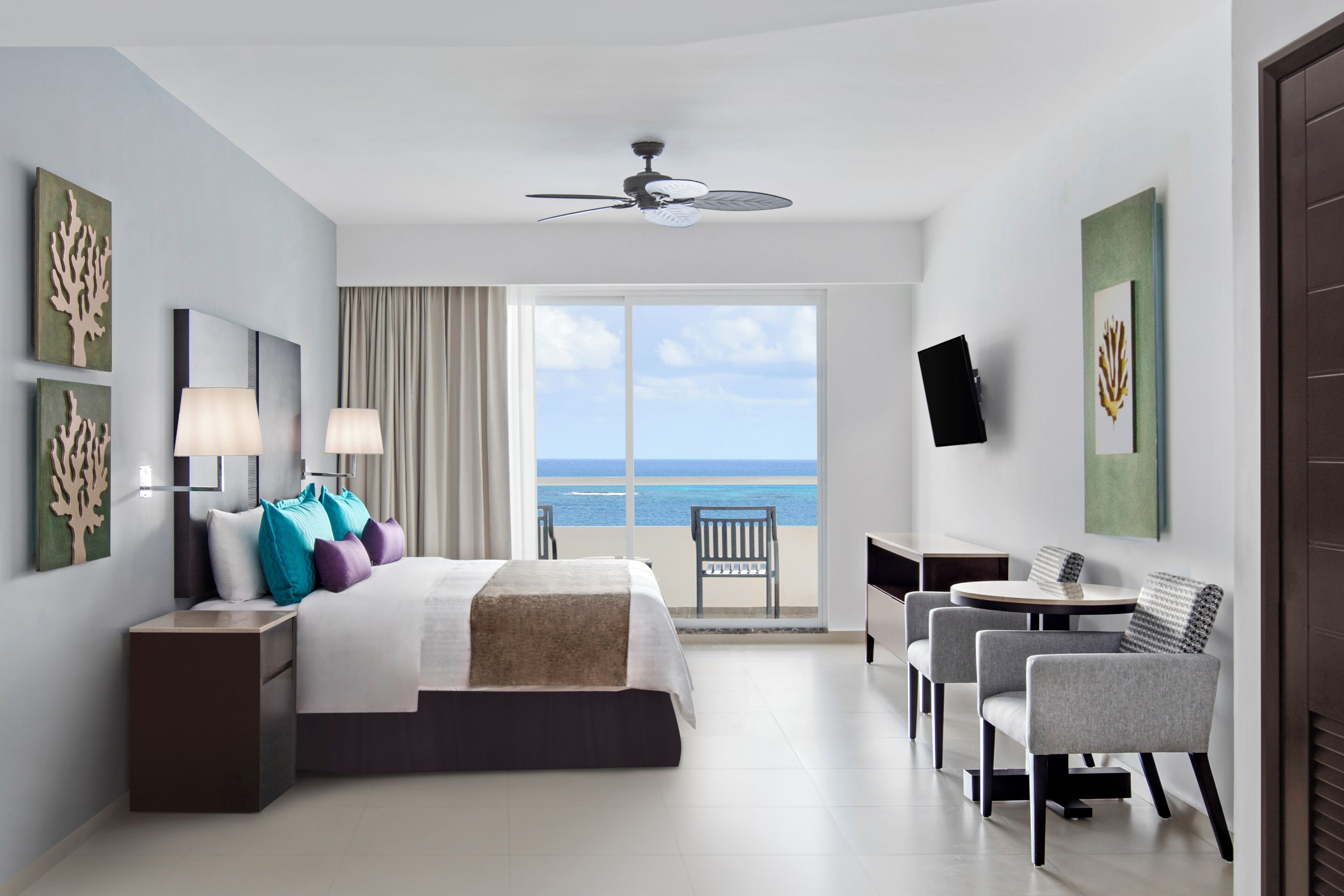 Luxury Platinum | Ropa de cama de alta calidad, minibar, caja fuerte y escritorio