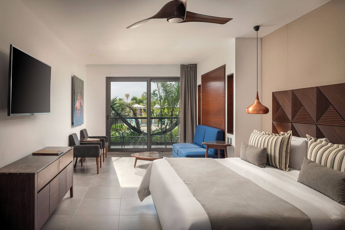 Junior Suite at Hotel Ventus Ha | 羽毛の掛け布団、ミニバー、セーフティボックス (室内)、アイロン / アイロン台