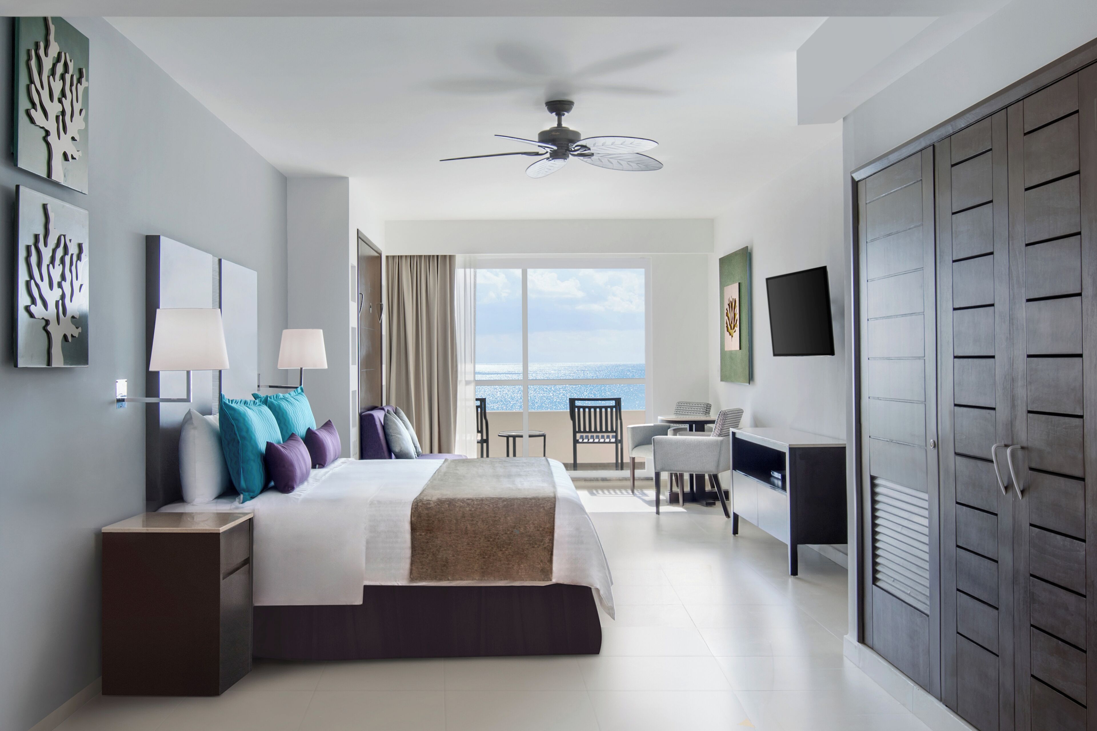 Premium bedding, minibar, in-room safe, desk