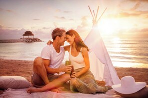 On the beach, beach volleyball - Ventus at Marina El Cid Spa & Beach Resort - All Inclusive (Puerto Morelos)