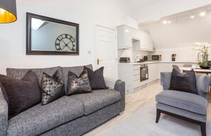 Flat-screen TV - Minsters Reach Holiday Apartments (York)