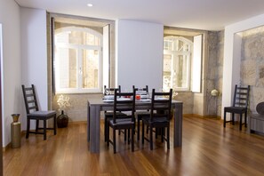 Appartement, 2 chambres (2nd Floor) | Repas dans la chambre