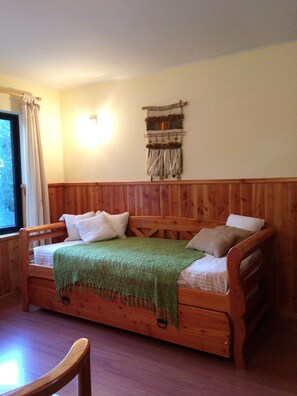 Family Apartment, 2 Bedrooms, Balcony | Living room | Flat-screen TV - Parque Suizo (Pucón)