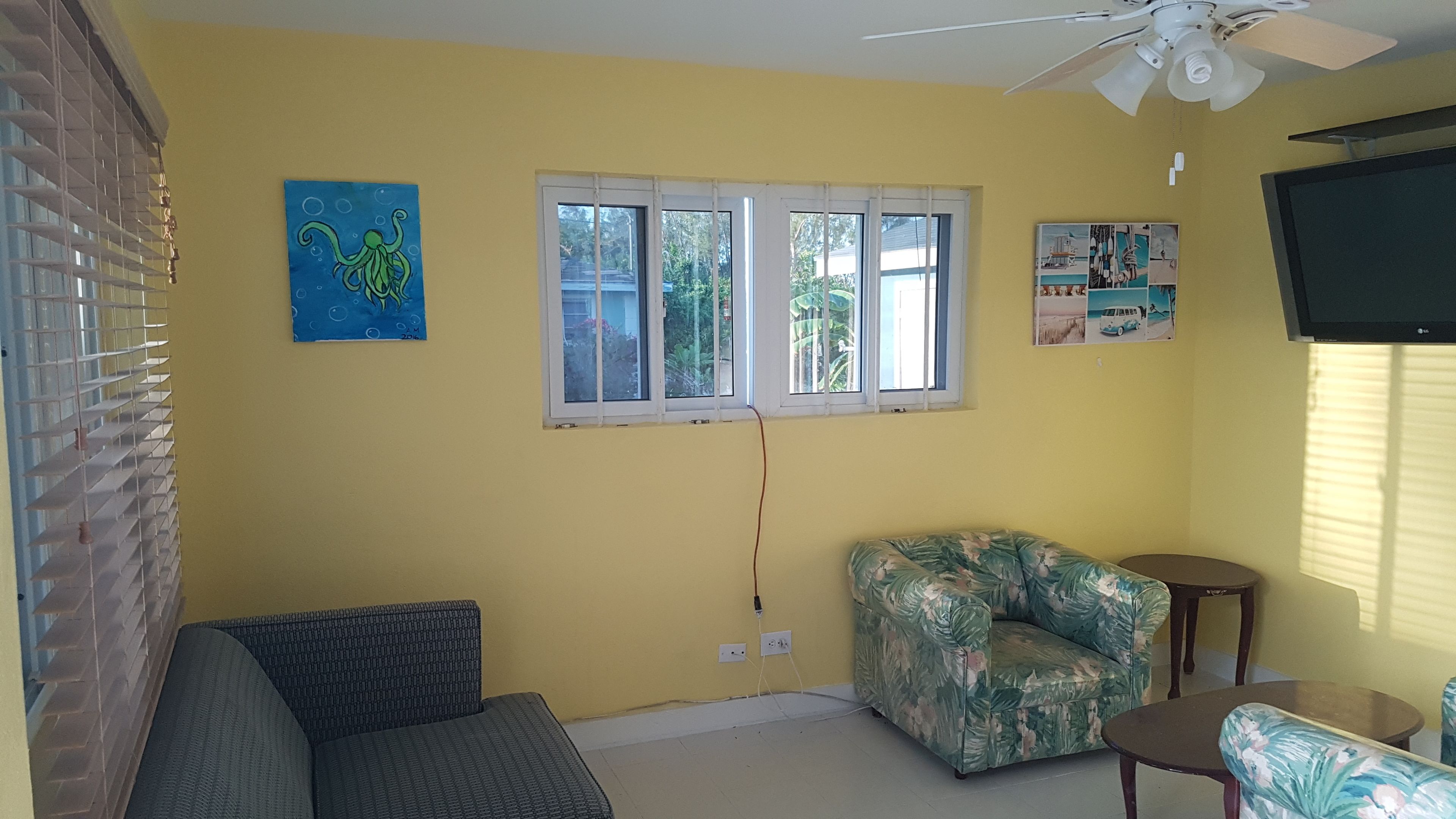 Căn hộ Economy, 1 phòng ngủ | Phòng khách | TV màn hình phẳng 