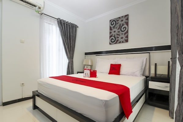 Free WiFi, bed sheets