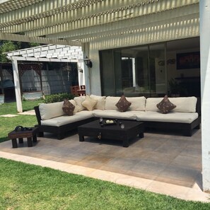 Terrace/patio - R&S House (Colina)