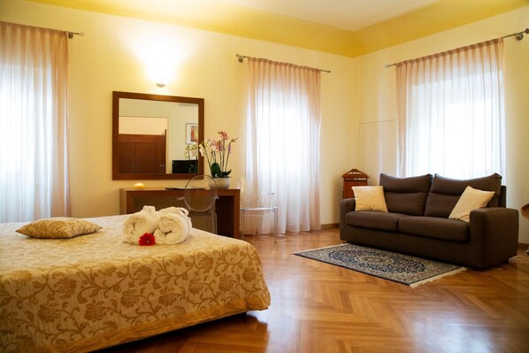 Minibar, in-room safe, desk, soundproofing