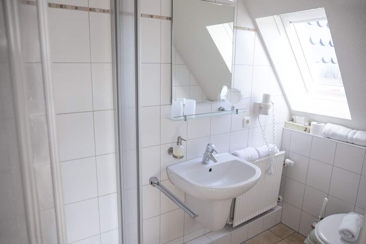 family room | bathroom sink