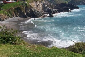 Una playa cerca