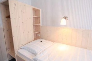 Single Room | Desk, free cribs/infant beds, rollaway beds, free WiFi - Karstens Gasthof (Nordhastedt)