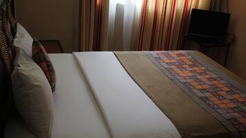 Standard Single Room | Desk, iron/ironing board, free WiFi
