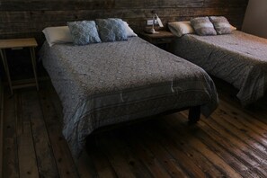 Design Double Room, 2 Double Beds | Iron/ironing board, free WiFi, bed sheets