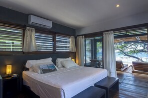 设计客房, 海洋景观 | 迷你吧、客房内保险箱、熨斗/熨板、免费 WiFi