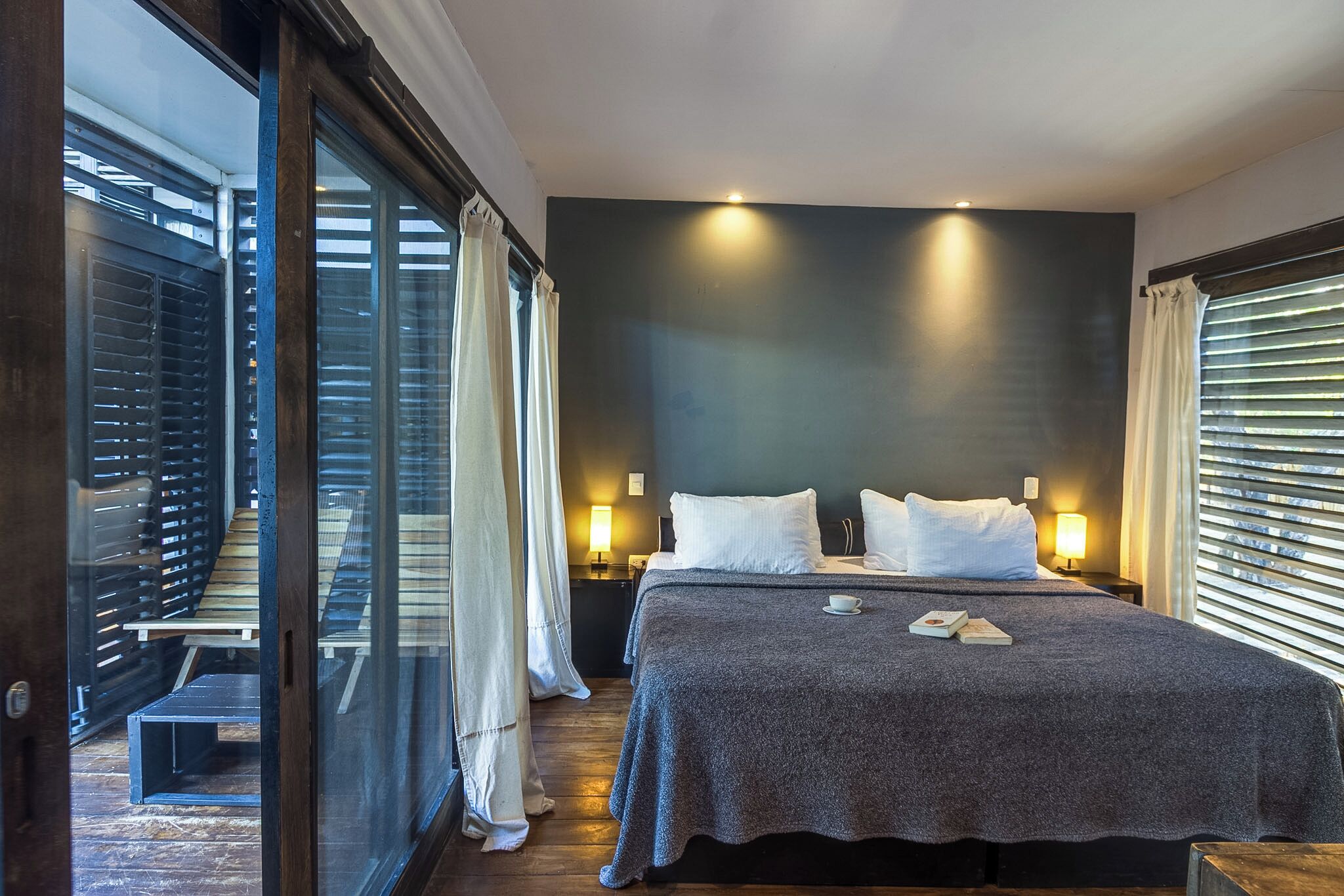 Comfort-værelse - privat badeværelse - delvis havudsigt | Minibar, pengeskab på værelset, strygejern/strygebræt, gratis Wi-Fi