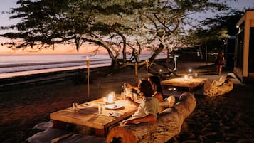 Se sirven desayunos, almuerzos y cenas; cocina internacional