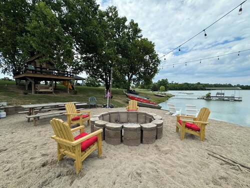 The B & B at Queenslake