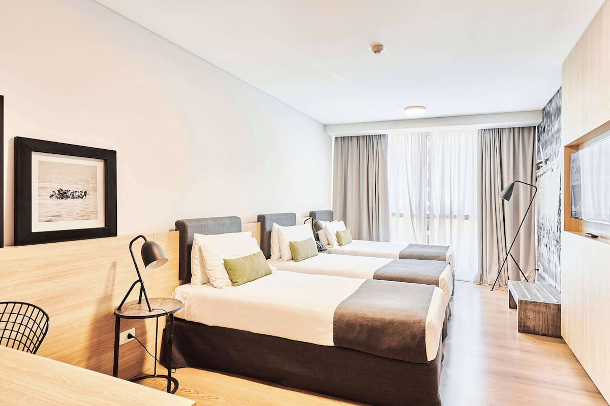 Classic Triple Room, 3 Twin Beds | Minibar, in-room safe, desk, blackout drapes