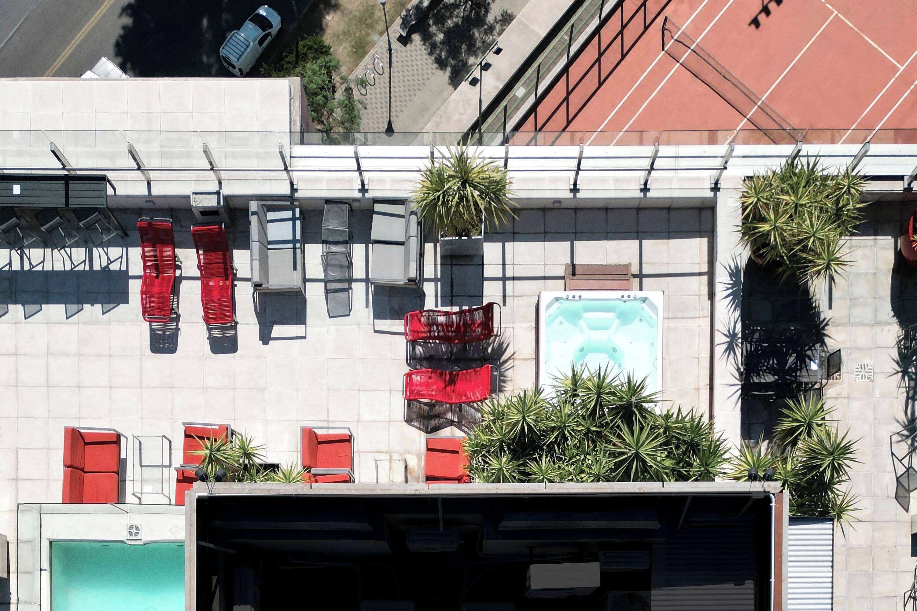 outdoor pool, pool loungers