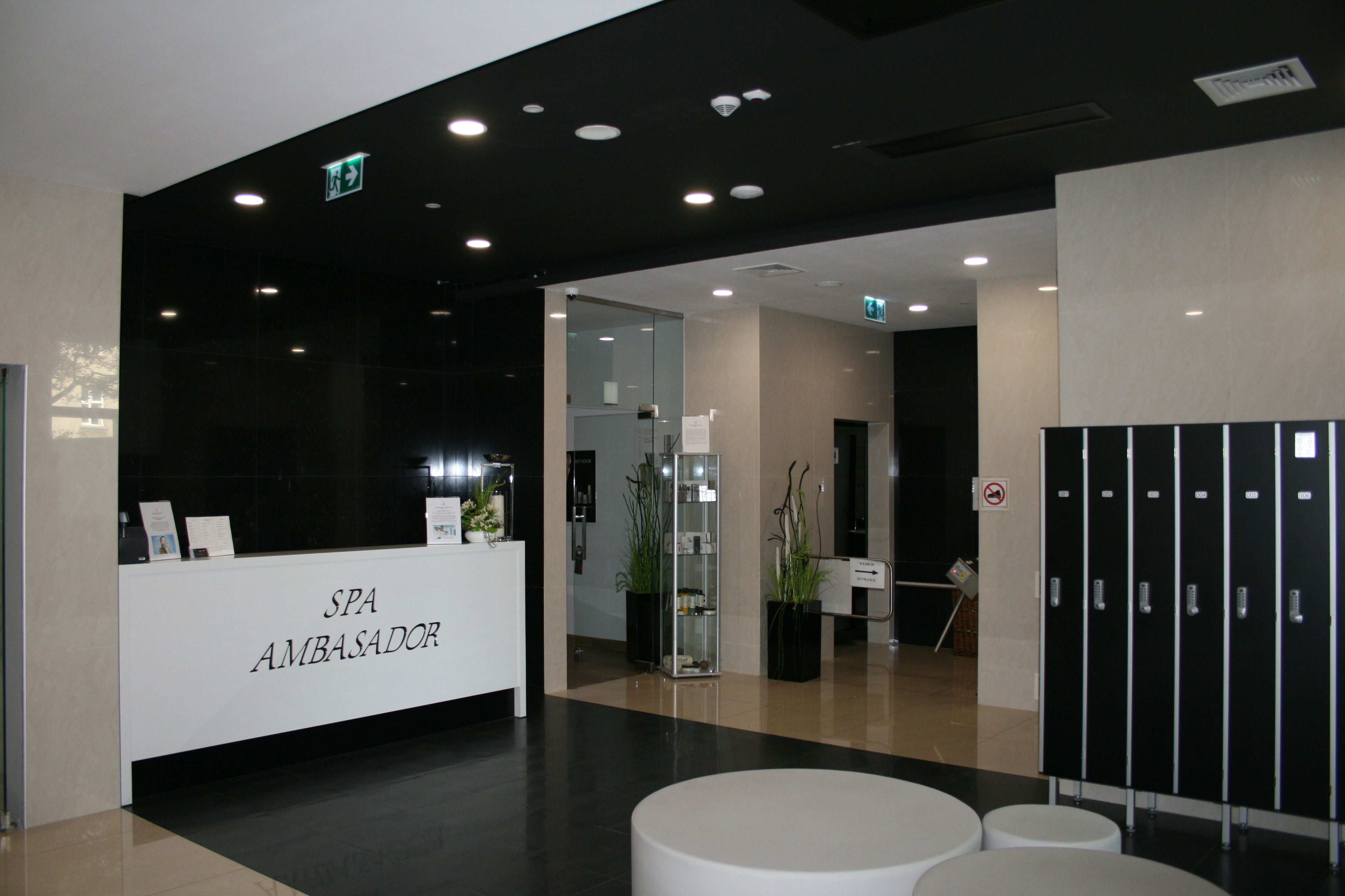 Sauna, steam room, body treatments, facials, massage/treatment rooms