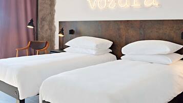 Standard-Zweibettzimmer, 2 Einzelbetten | Allergikerbettwaren, Minibar, Schreibtisch, Verdunkelungsvorhänge