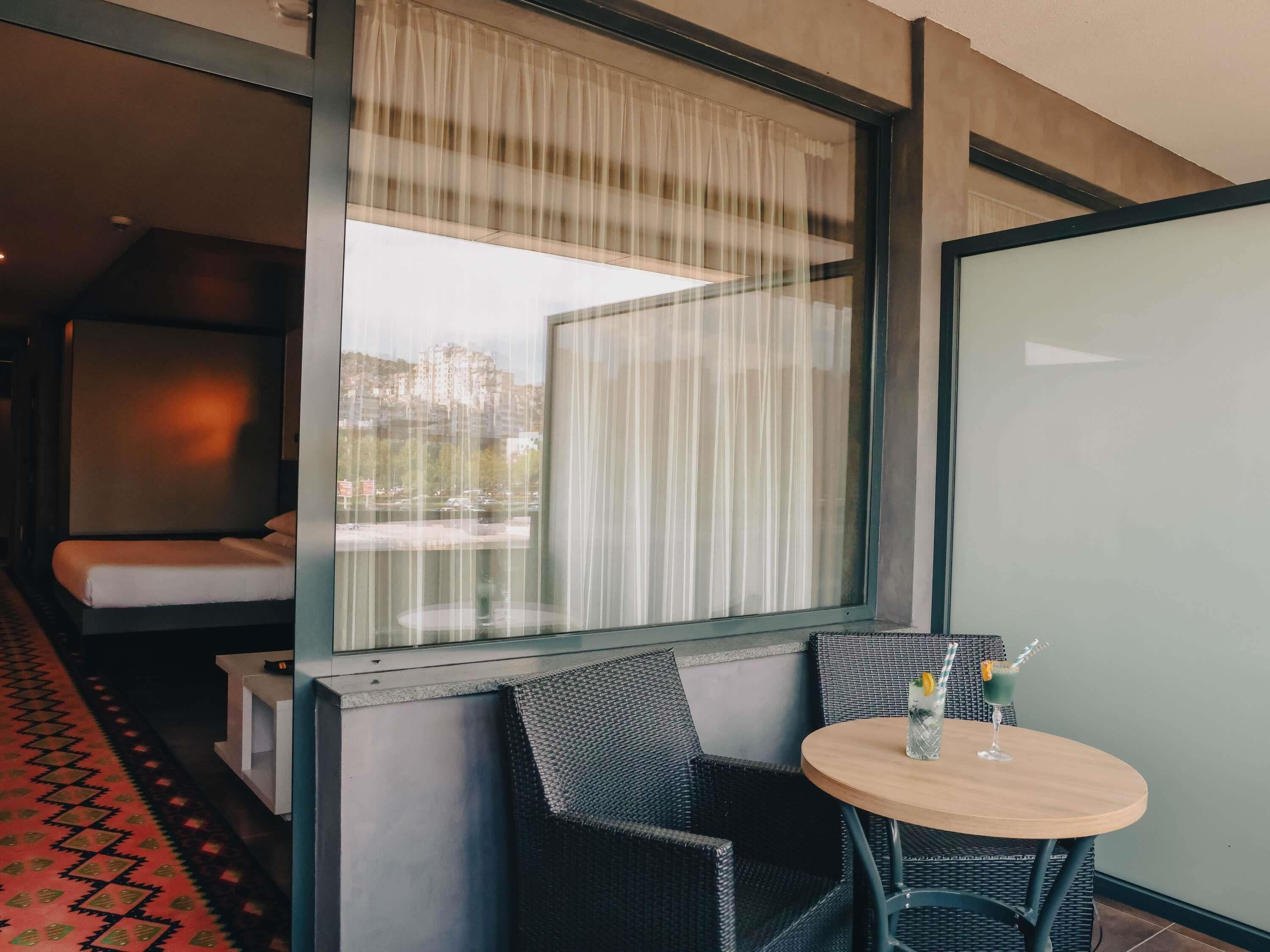 Habitació executiva, 1 llit de matrimoni gran i sofà llit, balcó | Roba de llit hipoal·lergògena, minibar, escriptori i cortines opaques 