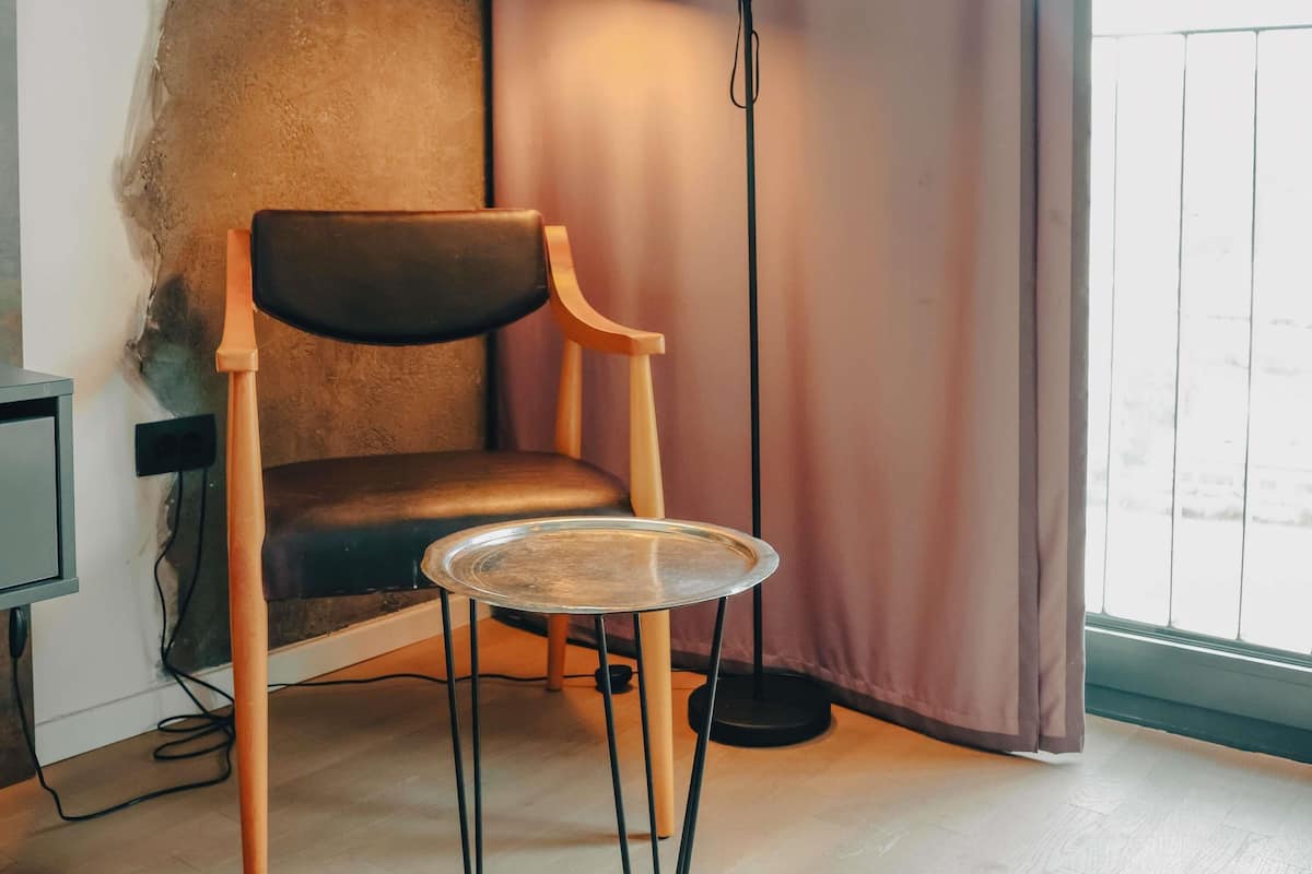 Habitación doble estándar, 1 cama matrimonial | Ropa de cama hipoalergénica, minibar, escritorio y cortinas blackout