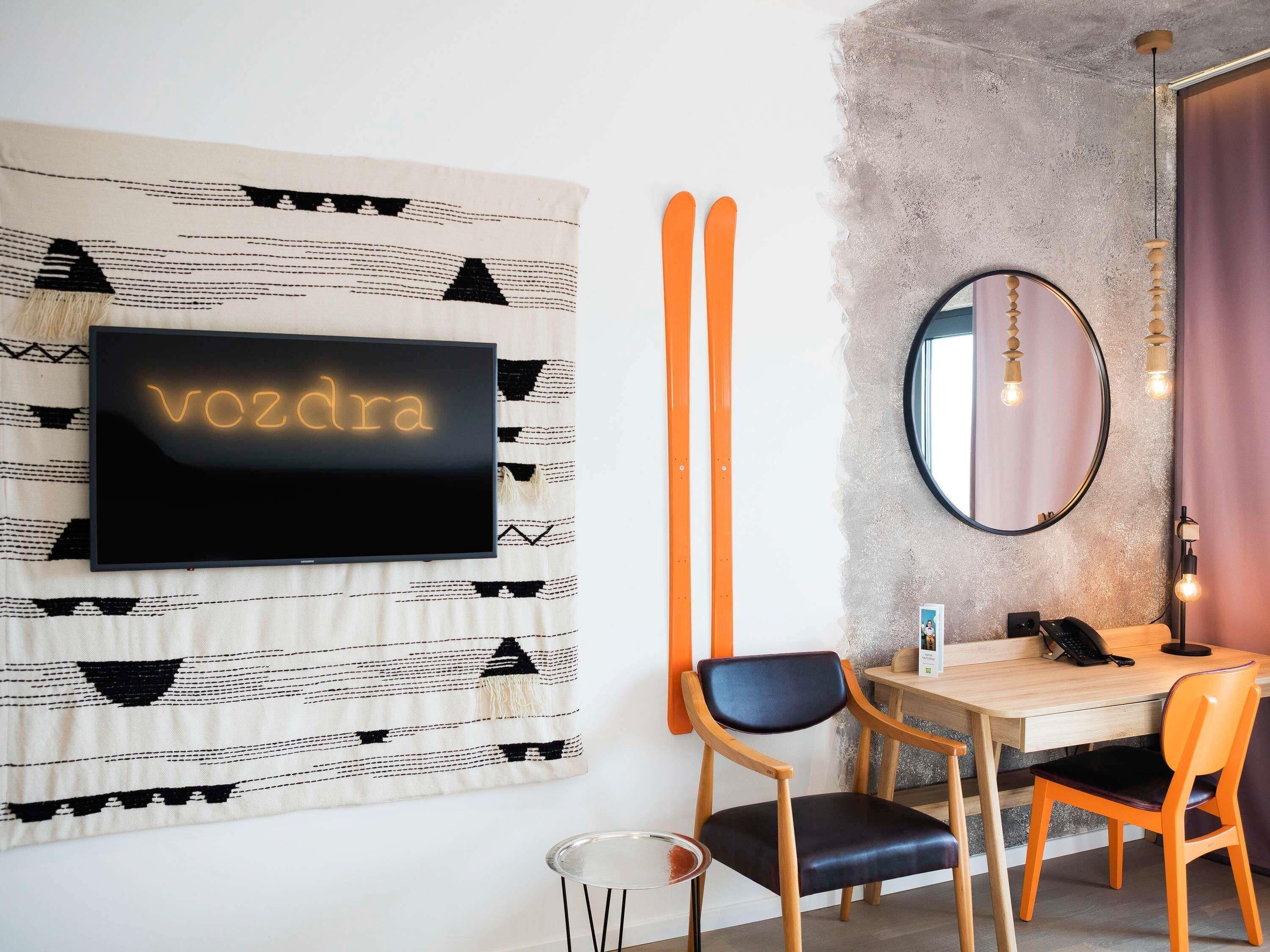 standard twin room, 2 single beds | hypo-allergenic bedding, minibar, desk, blackout curtains