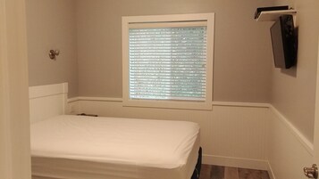 华丽村舍, 1 张大床 (Guests Provide Linens) | 1 多间卧室、免费 WiFi