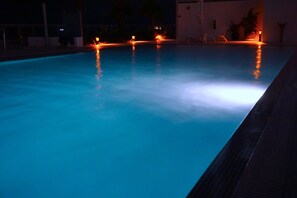 Piscine extérieure (ouverte en saison)