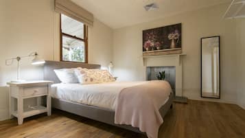 Clemenger's Cottage | 1 bedroom, iron/ironing board, free cots/infant beds, free WiFi