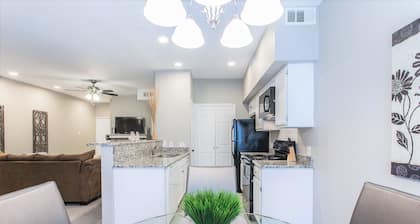 Medical Center Condo for Medical Students, Professionals and Small Families.