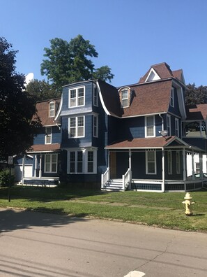 Exterior - Roe Summer Cottage, Suite C (Watkins Glen)