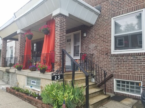 Welcome to Germantown, Charming,  1 br. Studio apartment sleeps 4