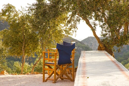 Charming Wooden Eco-House in unspoiled nature surrounding Sougia 