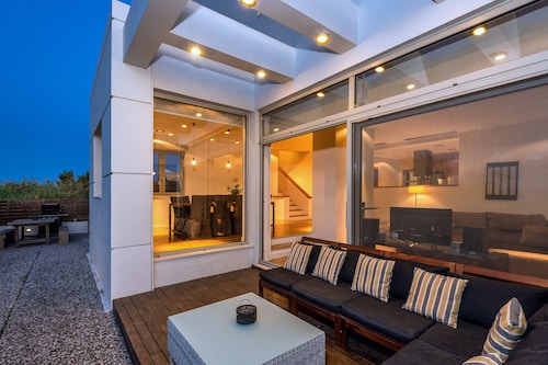 Villa Ariadne, 3 Minutes From The Beach With Great Sea Views, in Rhodes-Greece