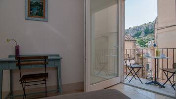 2 Schlafzimmer, Schreibtisch, Bügeleisen/Bügelbrett, WLAN