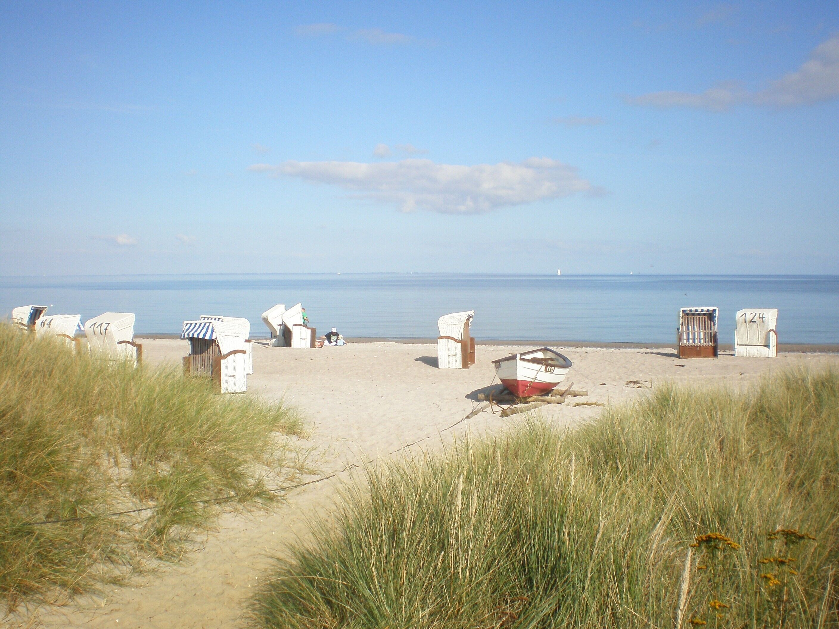 På stranden