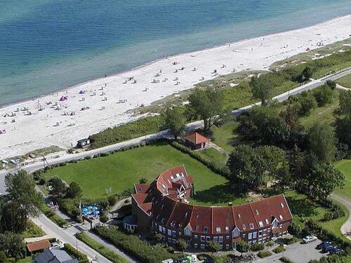 ***Terrassenwohnung am Ostseestrand, Panorama-Meerblick, Pool, Wlan, Godewind A2